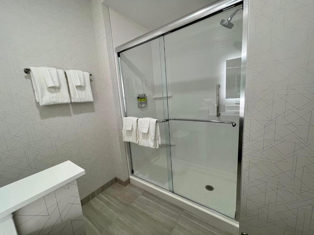 Holiday Inn Express & Suites - Ft. Smith - Airport by IHG